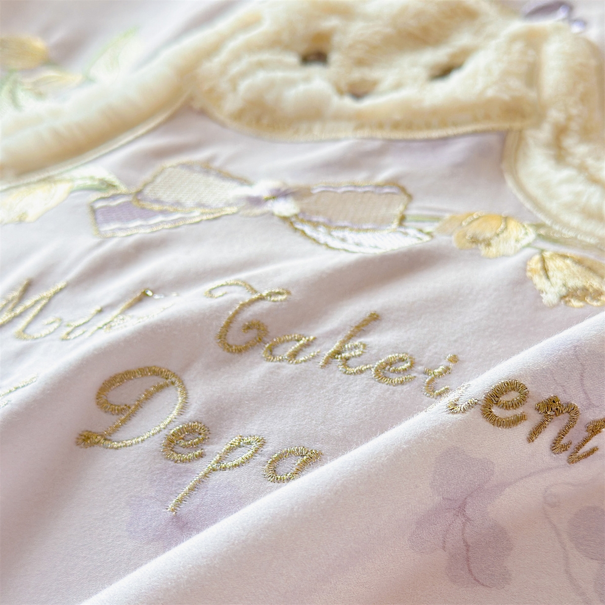 91家纺网 家纺一手货源 找家纺 蓝米卡夫 2025秋冬-全棉60支磨毛印+绣-铃兰萌兔系列（礼盒包装）提供买家秀 铃兰萌兔-紫