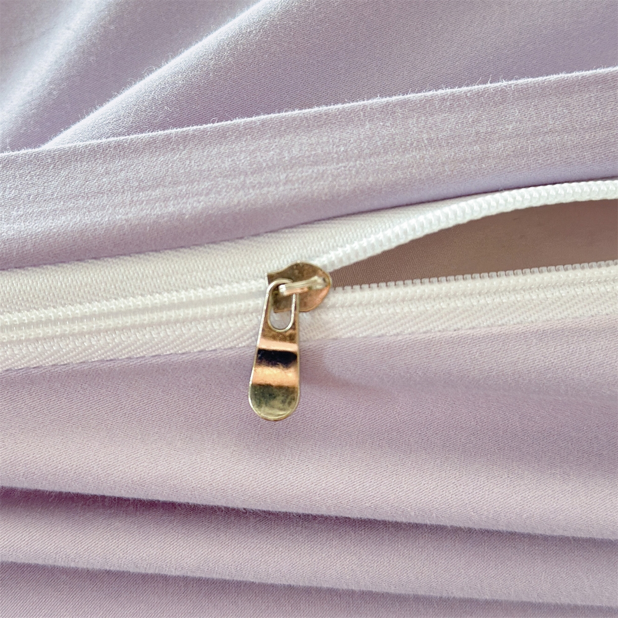 91家纺网 家纺一手货源 找家纺 蓝米卡夫 2025秋冬-全棉60支磨毛印+绣-铃兰萌兔系列（礼盒包装）提供买家秀 铃兰萌兔-紫