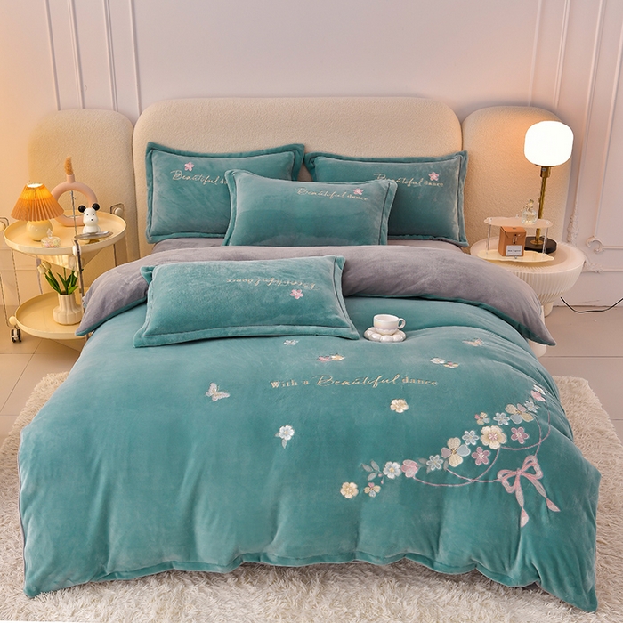 91家纺网 家纺一手货源 找家纺 （总）畅畅家纺 2025新款A类亲肤舒适高克重牛奶绒绣花刺绣系列冬季四件套-花海