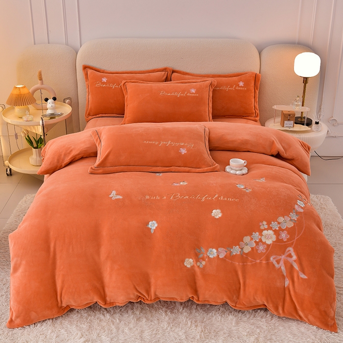 91家纺网 家纺一手货源 找家纺 （总）畅畅家纺 2025新款A类亲肤舒适高克重牛奶绒绣花刺绣系列冬季四件套-花海