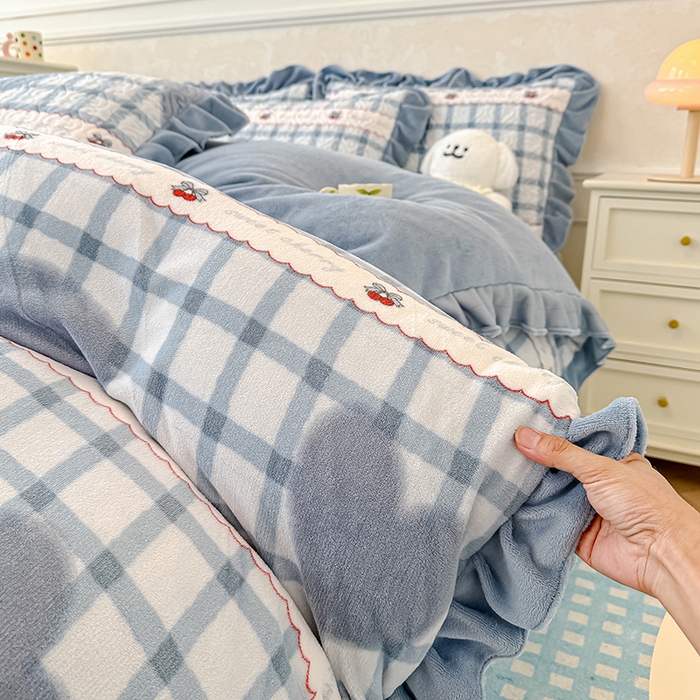 91家纺网 家纺一手货源 找家纺 归属 2025新款牛奶绒床盖四件套 西西里樱桃