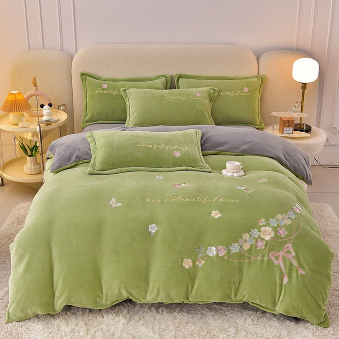 91家纺网 家纺一手货源 找家纺 （总）畅畅家纺 2025新款A类亲肤舒适高克重牛奶绒绣花刺绣系列冬季四件套-花海