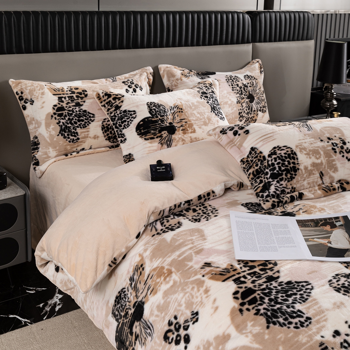 91家纺网 家纺一手货源 找家纺 锦罗绣 2025新款全消光兔绒300克牛奶绒单被套 满园金色