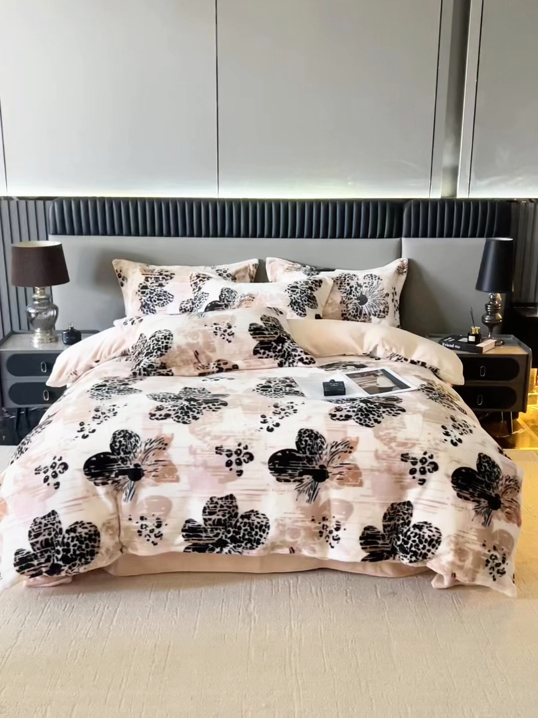 91家纺网 家纺一手货源 找家纺 锦罗绣 2025新款全消光兔绒300克牛奶绒单被套 满园金色