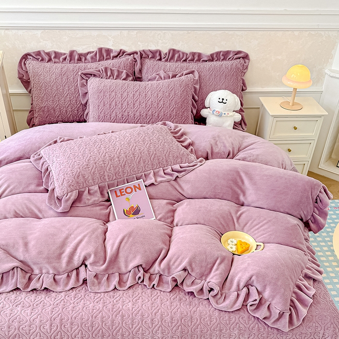 91家纺网 家纺一手货源 找家纺 归属 2025新款牛奶绒床盖四件套 紫罗兰