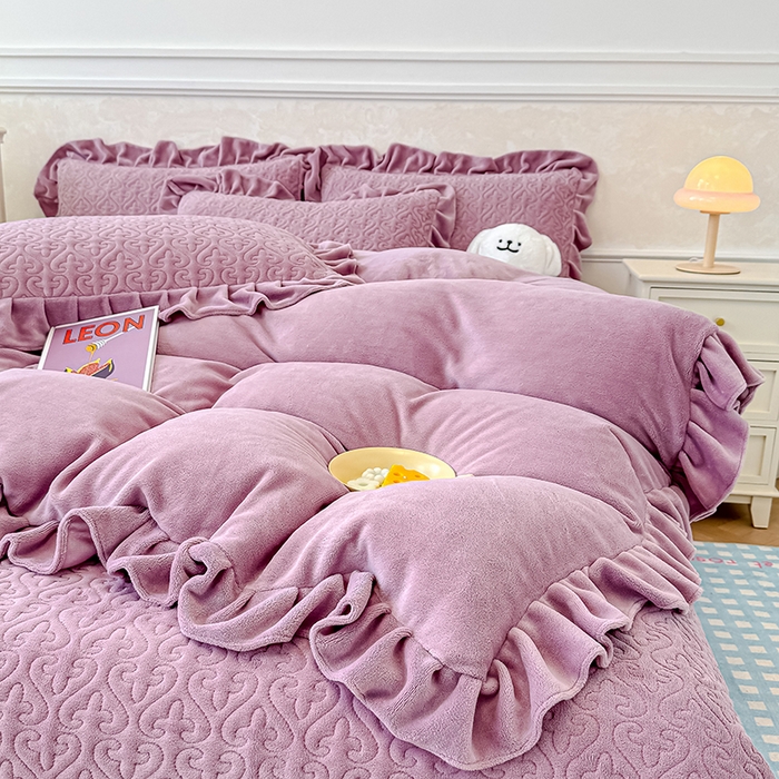 91家纺网 家纺一手货源 找家纺 归属 2025新款牛奶绒床盖四件套 紫罗兰