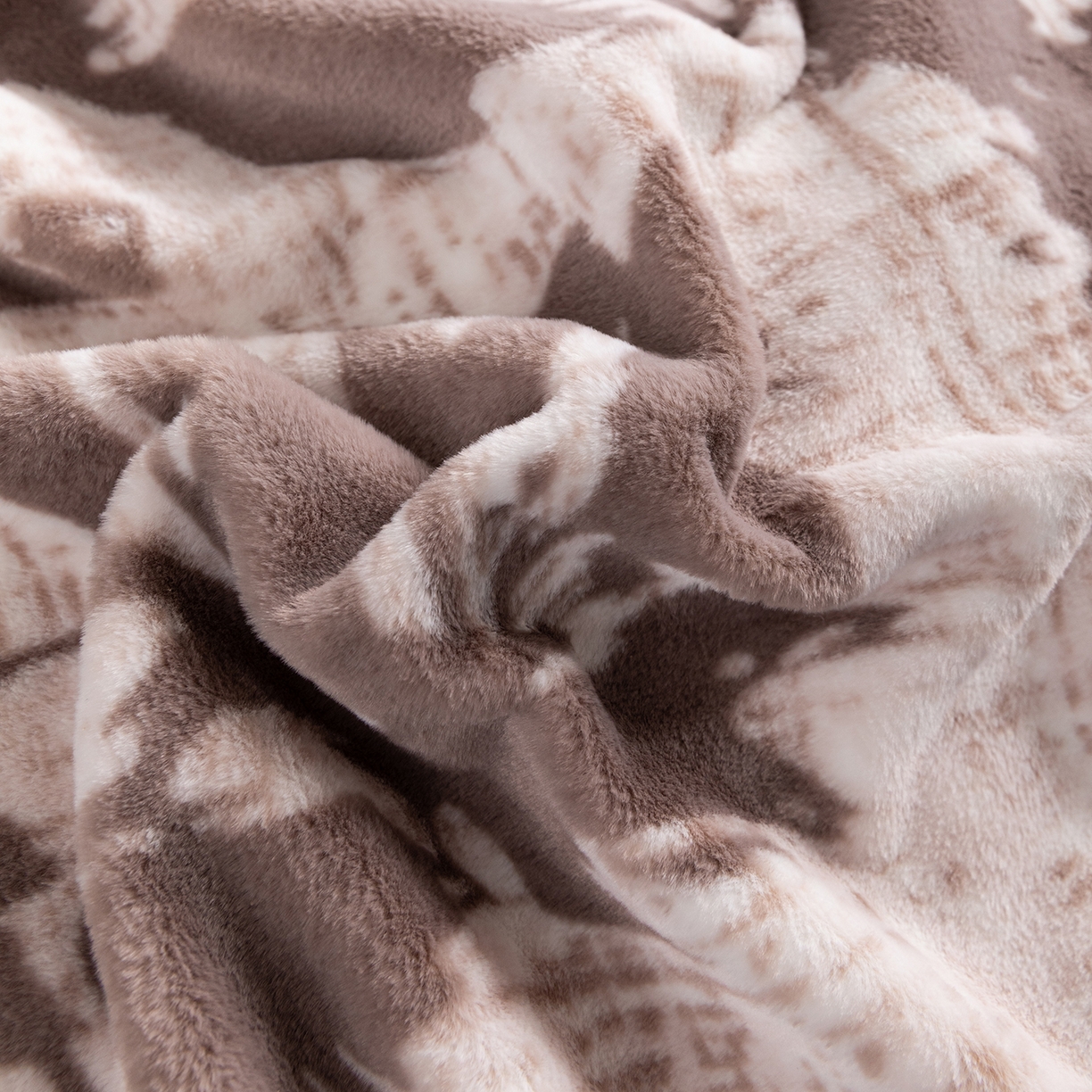 91家纺网 家纺一手货源 找家纺 锦罗绣 2025新款全消光兔绒300克牛奶绒单被套 山水一色