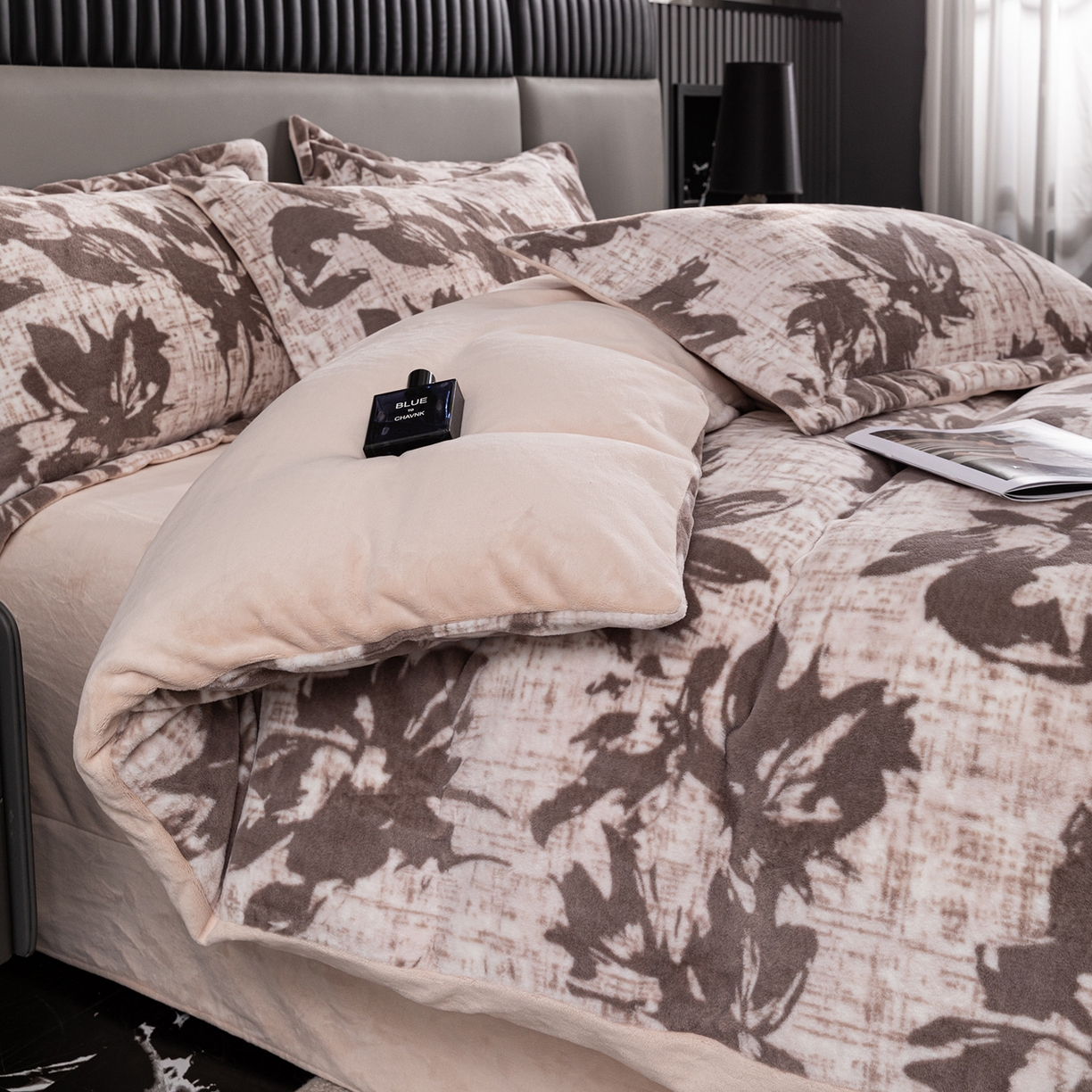 91家纺网 家纺一手货源 找家纺 锦罗绣 2025新款全消光兔绒300克牛奶绒单被套 山水一色