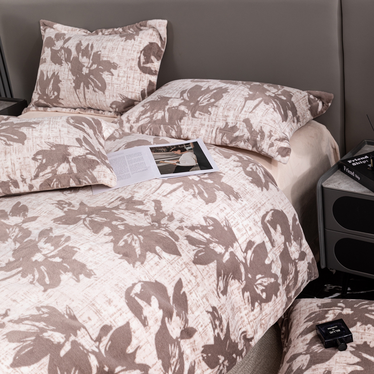 91家纺网 家纺一手货源 找家纺 锦罗绣 2025新款全消光兔绒300克牛奶绒单被套 山水一色