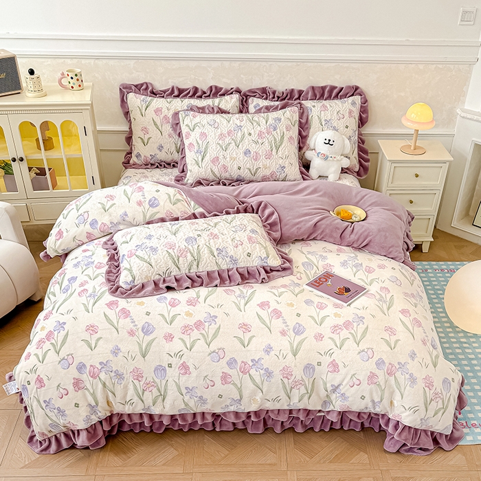 91家纺网 家纺一手货源 找家纺 归属 2025新款牛奶绒床盖四件套 紫色郁金香