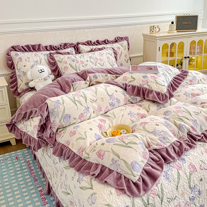 91家纺网 家纺一手货源 找家纺 归属 2025新款牛奶绒床盖四件套 紫色郁金香