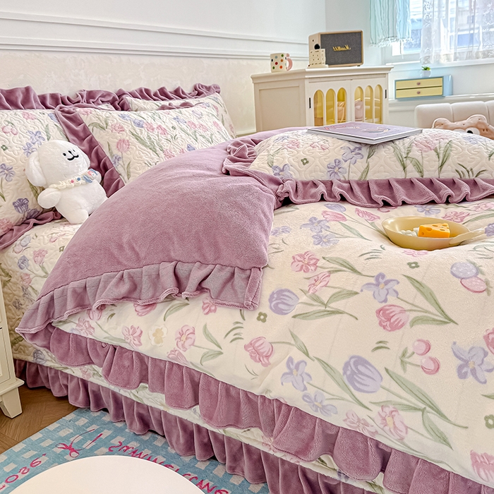 91家纺网 家纺一手货源 找家纺 归属 2025新款牛奶绒床盖四件套 紫色郁金香