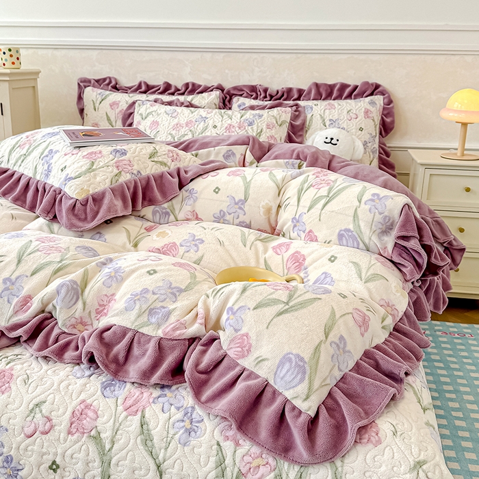 91家纺网 家纺一手货源 找家纺 归属 2025新款牛奶绒床盖四件套 紫色郁金香