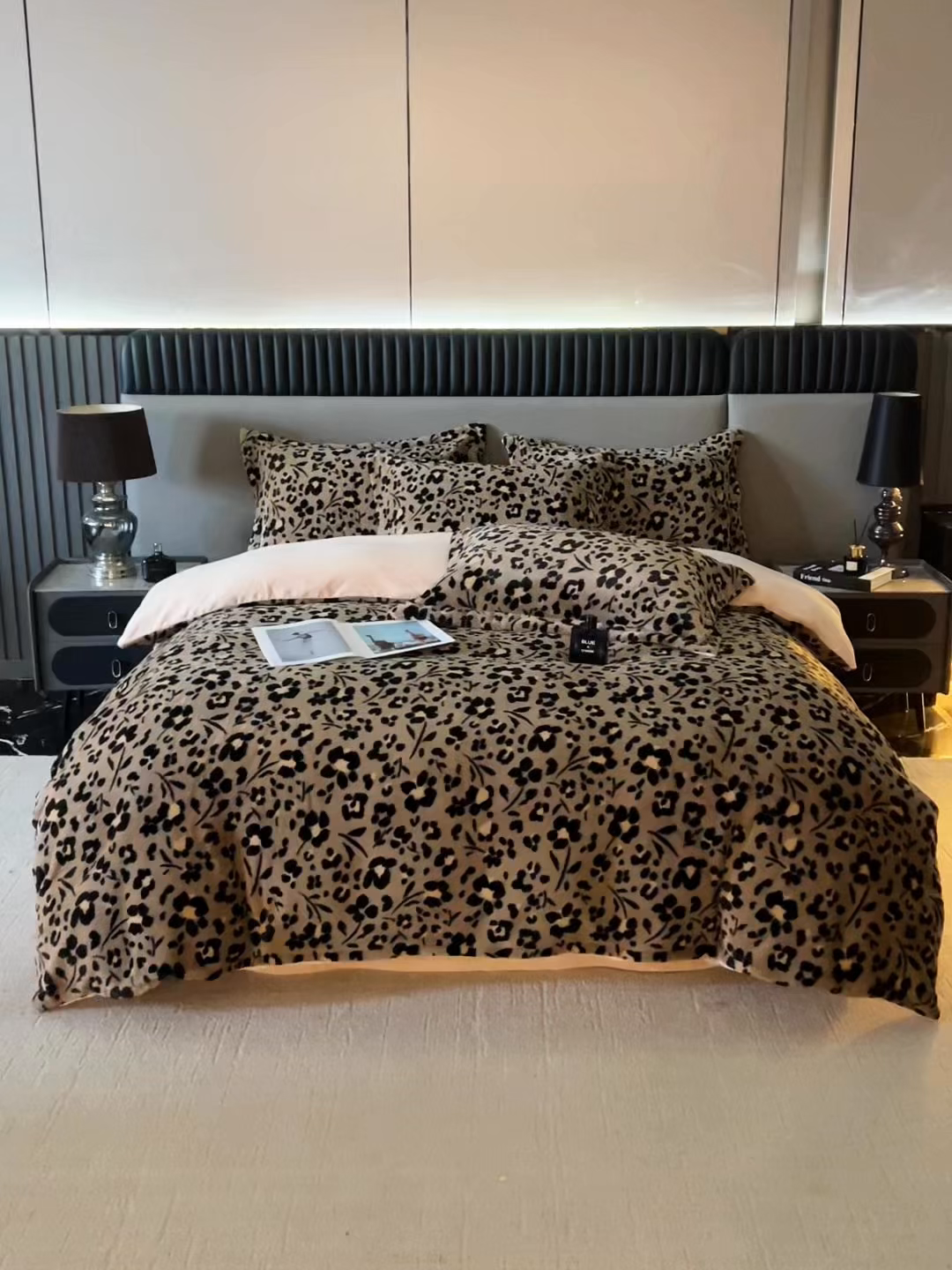 91家纺网 家纺一手货源 找家纺 锦罗绣 2025新款全消光兔绒300克牛奶绒单被套 享乐一生