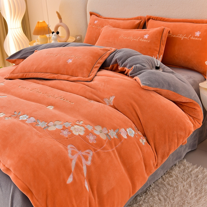 91家纺网 家纺一手货源 找家纺 畅畅家纺 2025新款A类亲肤舒适高克重牛奶绒绣花刺绣系列冬季四件套-花海 花海-桔+灰