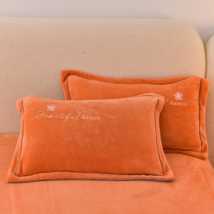 91家纺网 家纺一手货源 找家纺 畅畅家纺 2025新款A类亲肤舒适高克重牛奶绒绣花刺绣系列冬季四件套-花海 花海-桔色