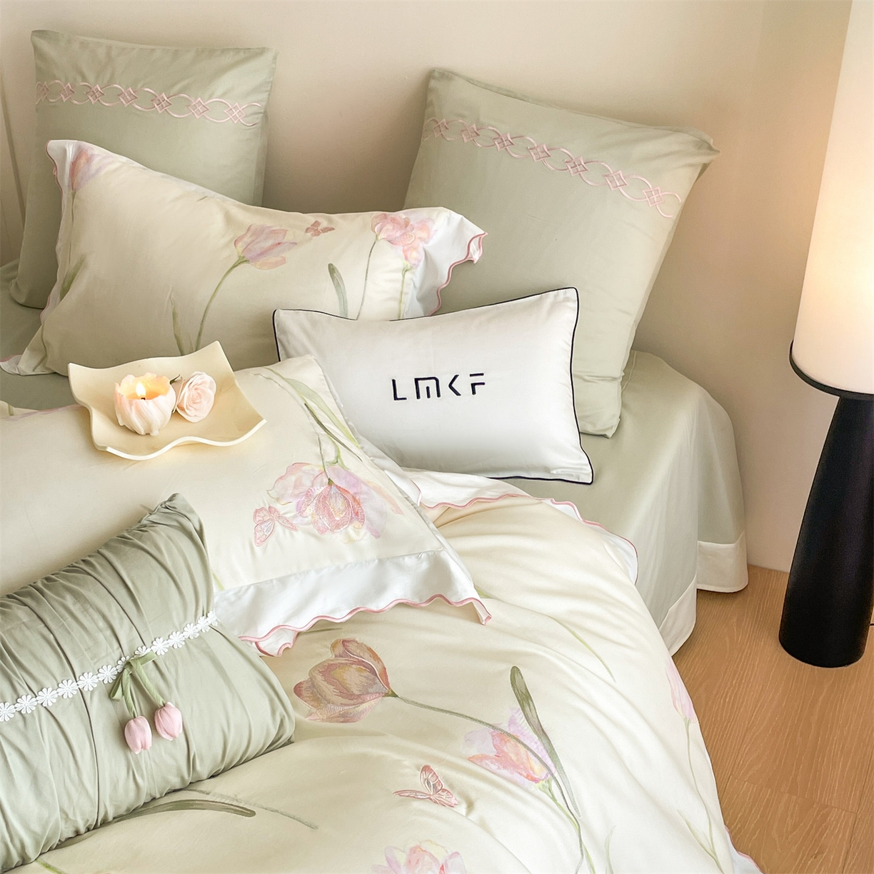 91家纺网 家纺一手货源 找家纺 蓝米卡夫 2025秋冬-全棉60支磨毛印+绣-郁金香系列（礼盒包装）提供买家秀 郁金香-米