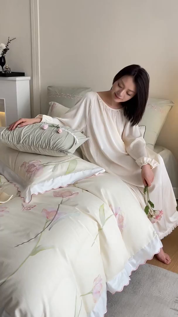 91家纺网 家纺一手货源 找家纺 蓝米卡夫 2025秋冬-全棉60支磨毛印+绣-郁金香系列（礼盒包装）提供买家秀 郁金香-米