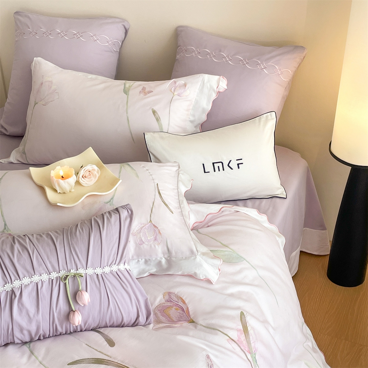 91家纺网 家纺一手货源 找家纺 蓝米卡夫 2025秋冬-全棉60支磨毛印+绣-郁金香系列（礼盒包装）提供买家秀 郁金香-紫