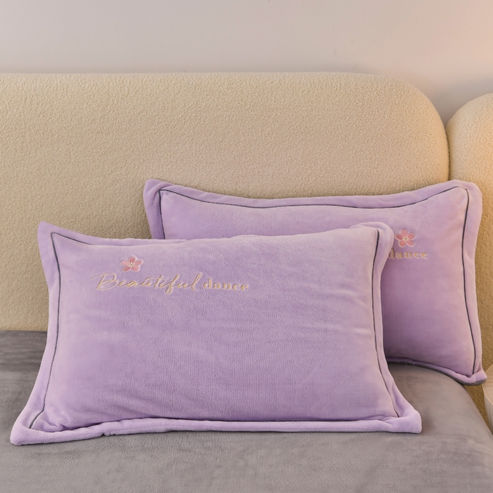 91家纺网 家纺一手货源 找家纺 畅畅家纺 2025新款A类亲肤舒适高克重牛奶绒绣花刺绣系列冬季四件套-花海 花海-紫+灰