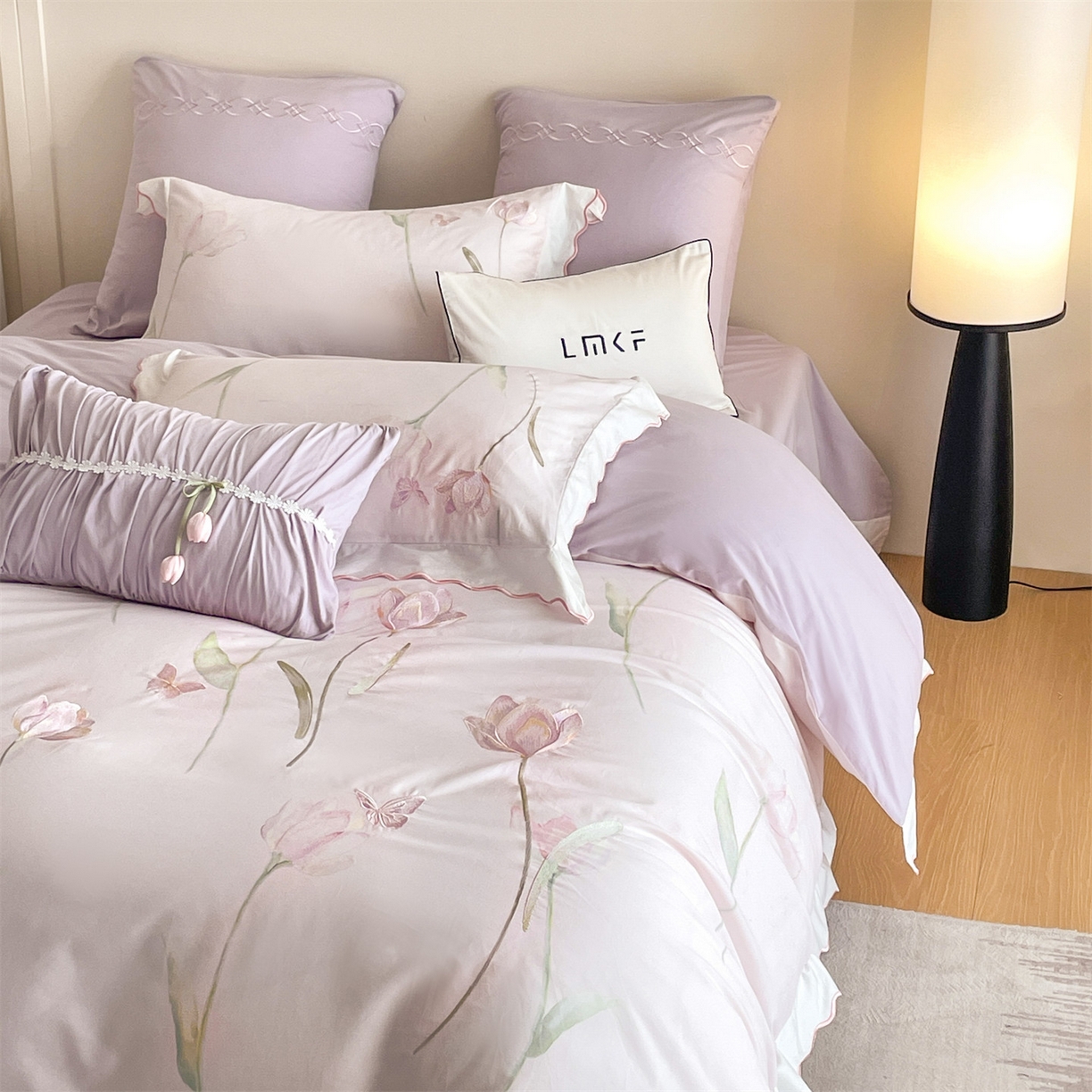 91家纺网 家纺一手货源 找家纺 蓝米卡夫 2025秋冬-全棉60支磨毛印+绣-郁金香系列（礼盒包装）提供买家秀 郁金香-紫