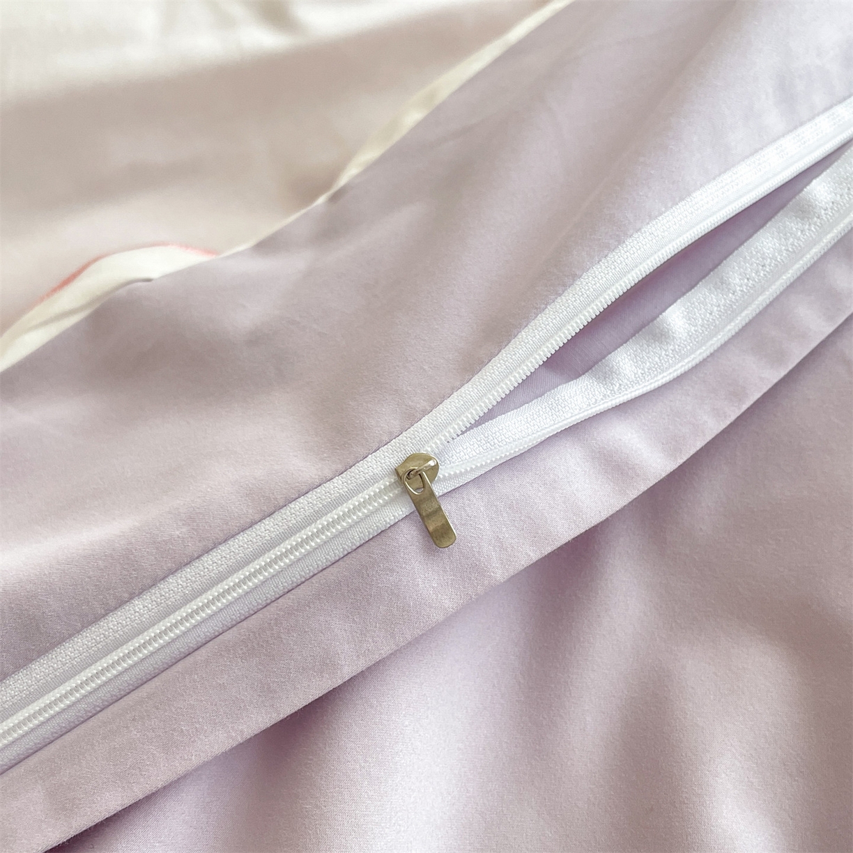 91家纺网 家纺一手货源 找家纺 蓝米卡夫 2025秋冬-全棉60支磨毛印+绣-郁金香系列（礼盒包装）提供买家秀 郁金香-紫