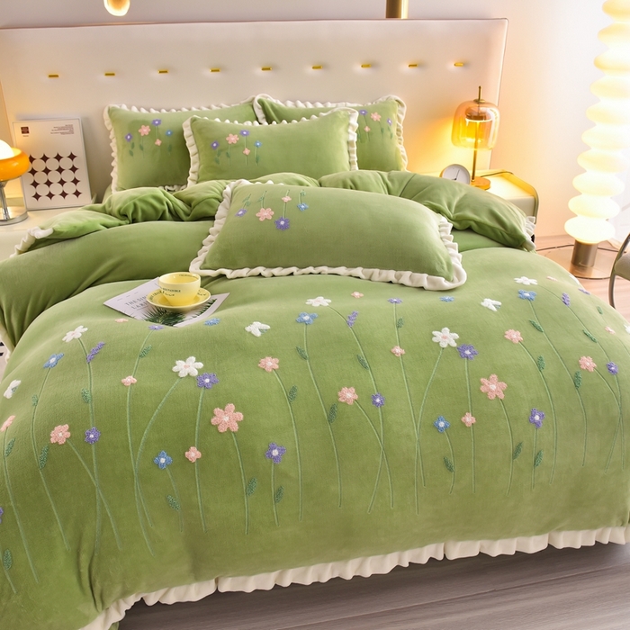 91家纺网 家纺一手货源 找家纺 （总）畅畅家纺 2025新款A类亲肤舒适高克重牛奶绒绣花系列冬季四件套-繁花似锦