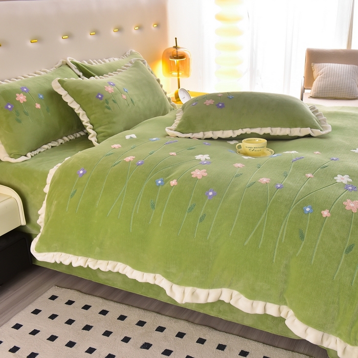 91家纺网 家纺一手货源 找家纺 （总）畅畅家纺 2025新款A类亲肤舒适高克重牛奶绒绣花系列冬季四件套-繁花似锦