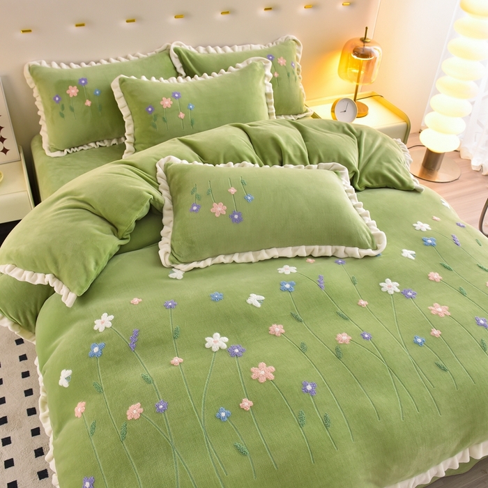 91家纺网 家纺一手货源 找家纺 畅畅家纺 2025新款A类亲肤舒适高克重牛奶绒绣花系列冬季四件套-繁花似锦 繁花似锦-草绿