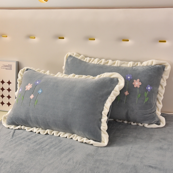 91家纺网 家纺一手货源 找家纺 畅畅家纺 2025新款A类亲肤舒适高克重牛奶绒绣花系列冬季四件套-繁花似锦 繁花似锦-高级灰