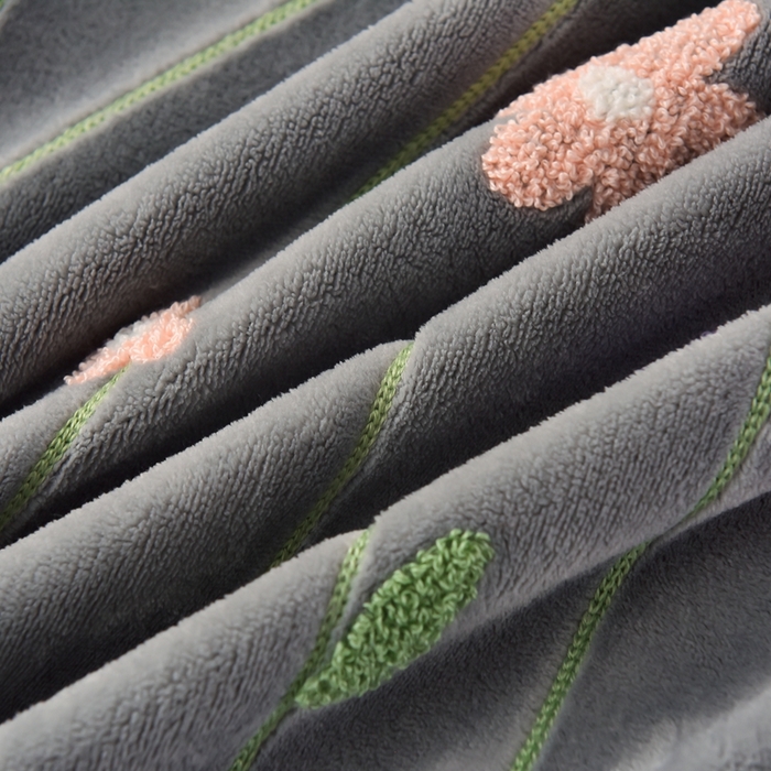 91家纺网 家纺一手货源 找家纺 畅畅家纺 2025新款A类亲肤舒适高克重牛奶绒绣花系列冬季四件套-繁花似锦 繁花似锦-高级灰