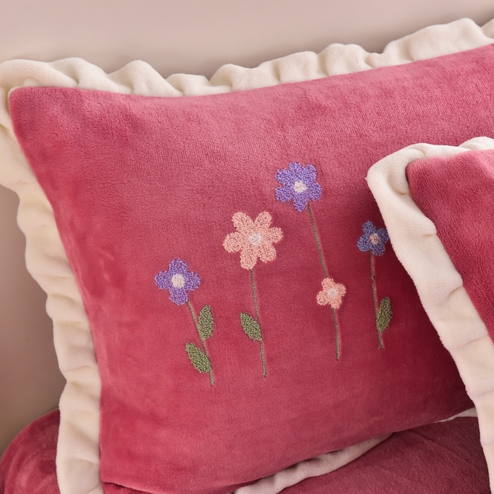 91家纺网 家纺一手货源 找家纺 畅畅家纺 2025新款A类亲肤舒适高克重牛奶绒绣花系列冬季四件套-繁花似锦 繁花似锦-红豆沙