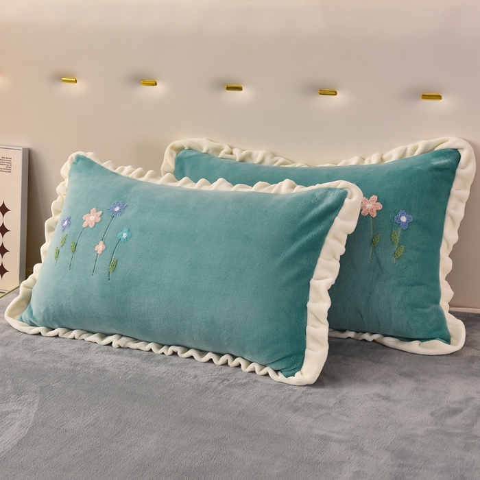 91家纺网 家纺一手货源 找家纺 畅畅家纺 2025新款A类亲肤舒适高克重牛奶绒绣花系列冬季四件套-繁花似锦 繁花似锦-湖蓝+灰