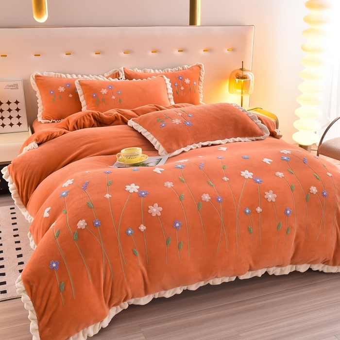 91家纺网 家纺一手货源 找家纺 畅畅家纺 2025新款A类亲肤舒适高克重牛奶绒绣花系列冬季四件套-繁花似锦 繁花似锦-桔色