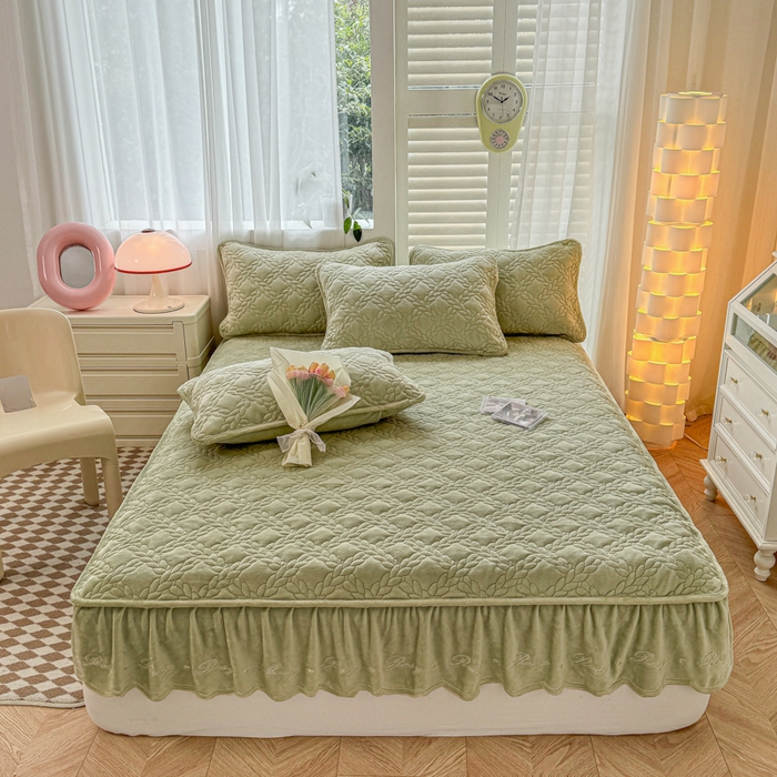 91家纺网 家纺一手货源 找家纺 （总）布柔 2025新款加厚刺绣花边夹棉牛奶绒床裙款床笠