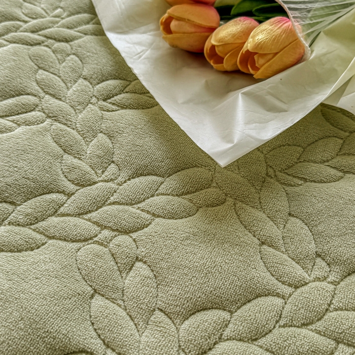 91家纺网 家纺一手货源 找家纺 布柔 2025新款加厚刺绣花边夹棉牛奶绒床裙款床笠 麦穗绿