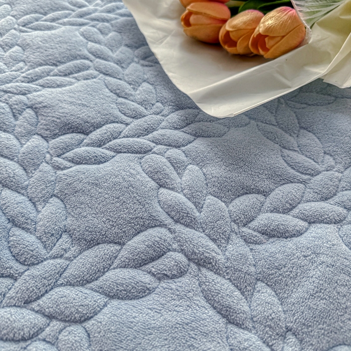 91家纺网 家纺一手货源 找家纺 布柔 2025新款加厚刺绣花边夹棉牛奶绒床裙款床笠 麦穗天蓝