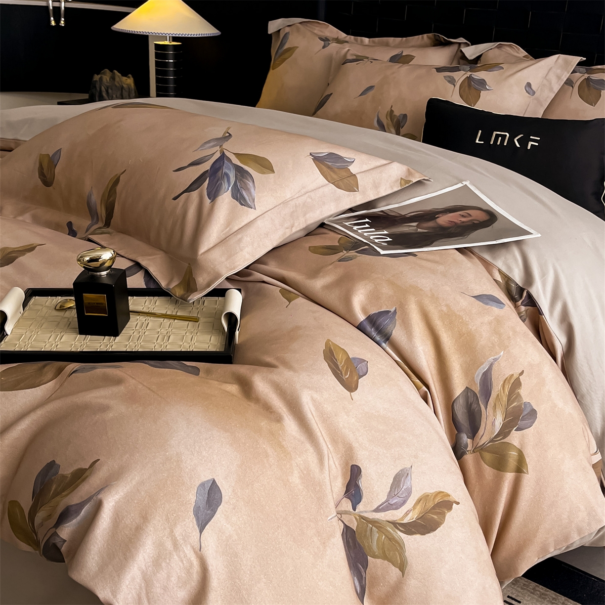 91家纺网 家纺一手货源 找家纺 蓝米卡夫 2025秋冬-全棉生态磨毛数码印花（礼盒包装）提供买家秀 枫晚