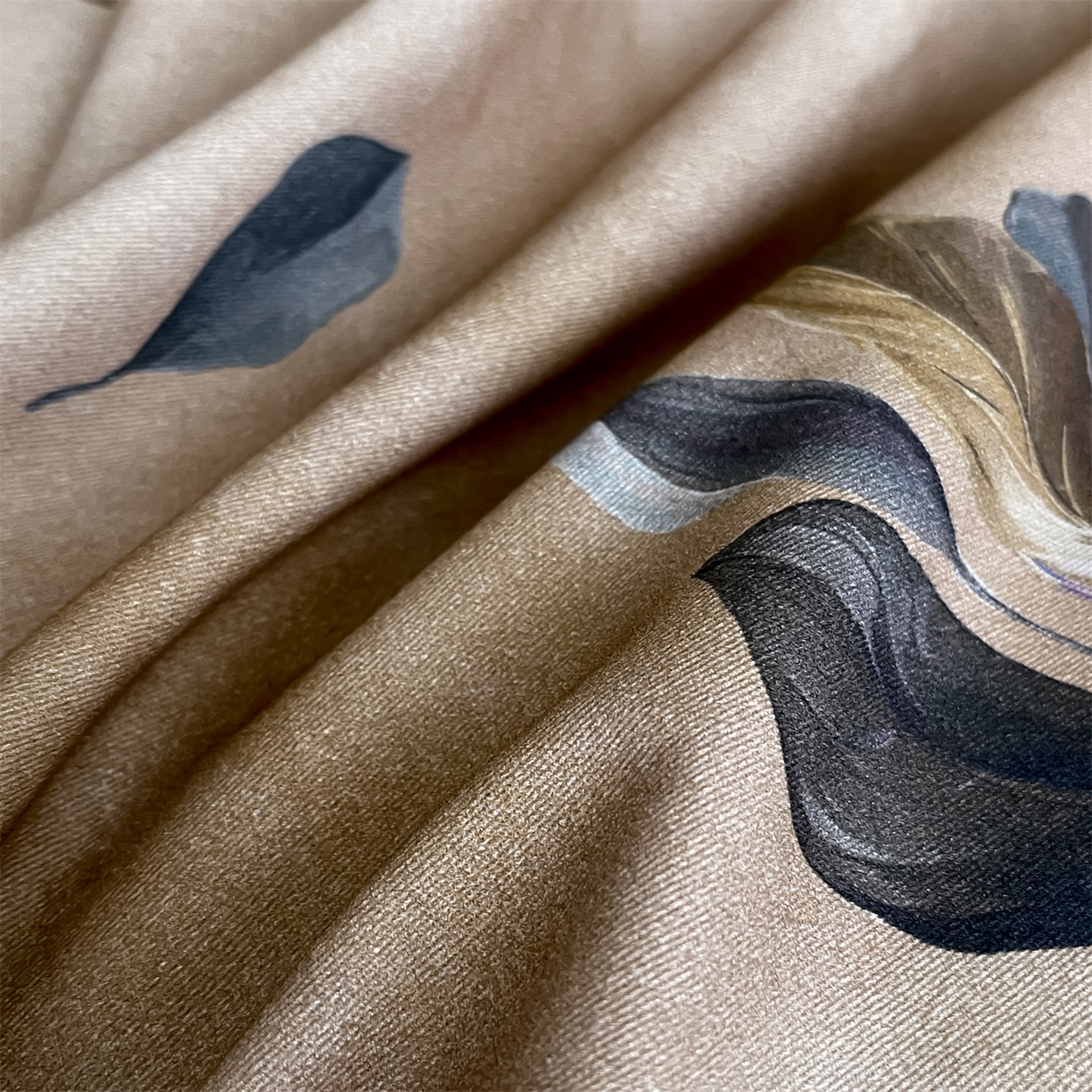 91家纺网 家纺一手货源 找家纺 蓝米卡夫 2025秋冬-全棉生态磨毛数码印花（礼盒包装）提供买家秀 枫晚