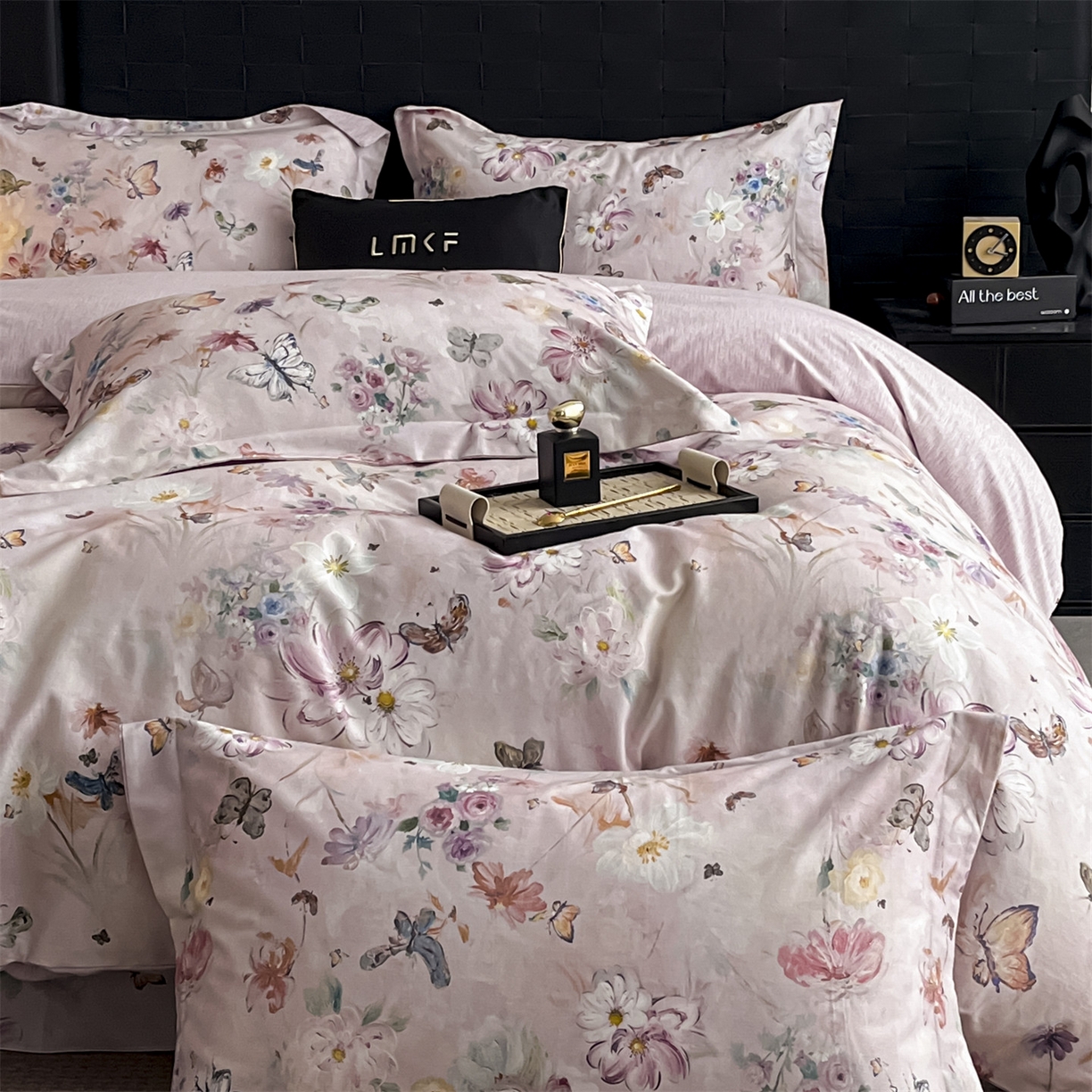 91家纺网 家纺一手货源 找家纺 蓝米卡夫 2025秋冬-全棉生态磨毛数码印花（礼盒包装）提供买家秀 花间蝶漫