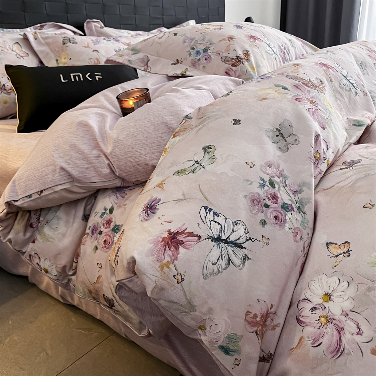 91家纺网 家纺一手货源 找家纺 蓝米卡夫 2025秋冬-全棉生态磨毛数码印花（礼盒包装）提供买家秀 花间蝶漫