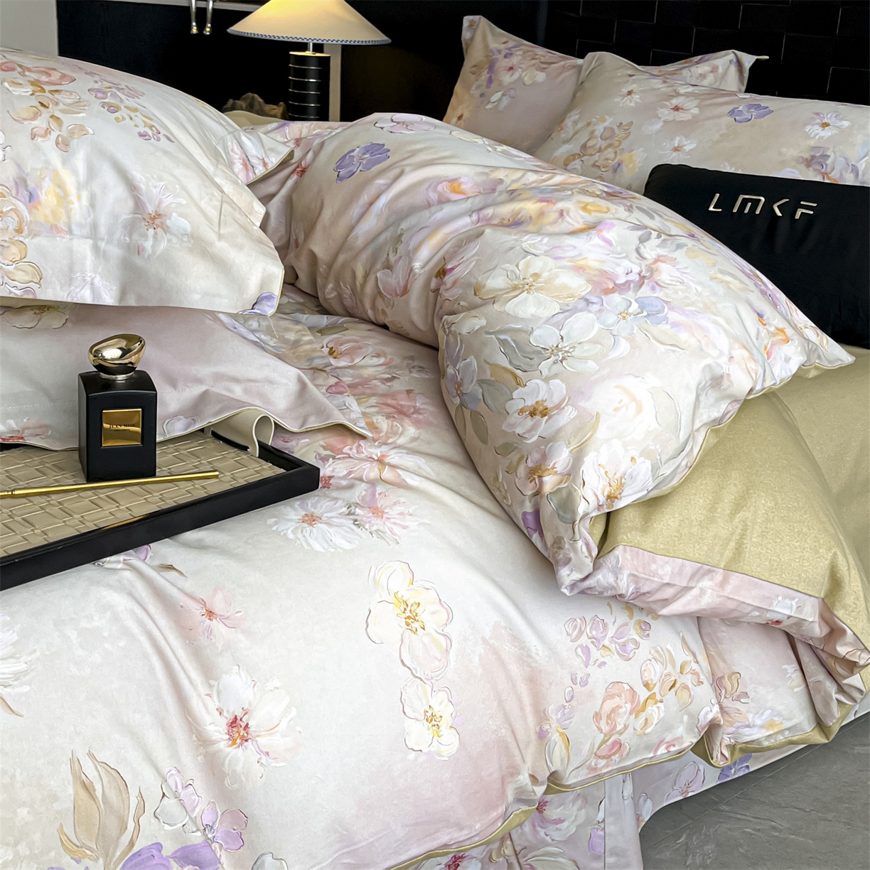 91家纺网 家纺一手货源 找家纺 蓝米卡夫 2025秋冬-全棉生态磨毛数码印花（礼盒包装）提供买家秀 华绮梦