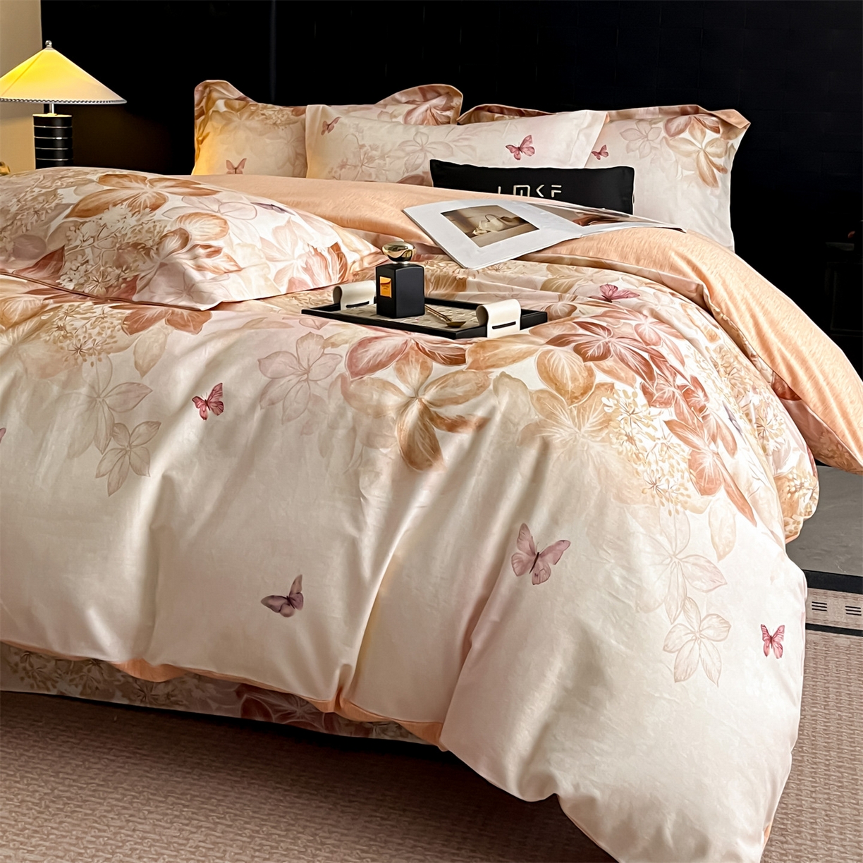 91家纺网 家纺一手货源 找家纺 蓝米卡夫 2025秋冬-全棉生态磨毛数码印花（礼盒包装）提供买家秀 炫彩蝶舞