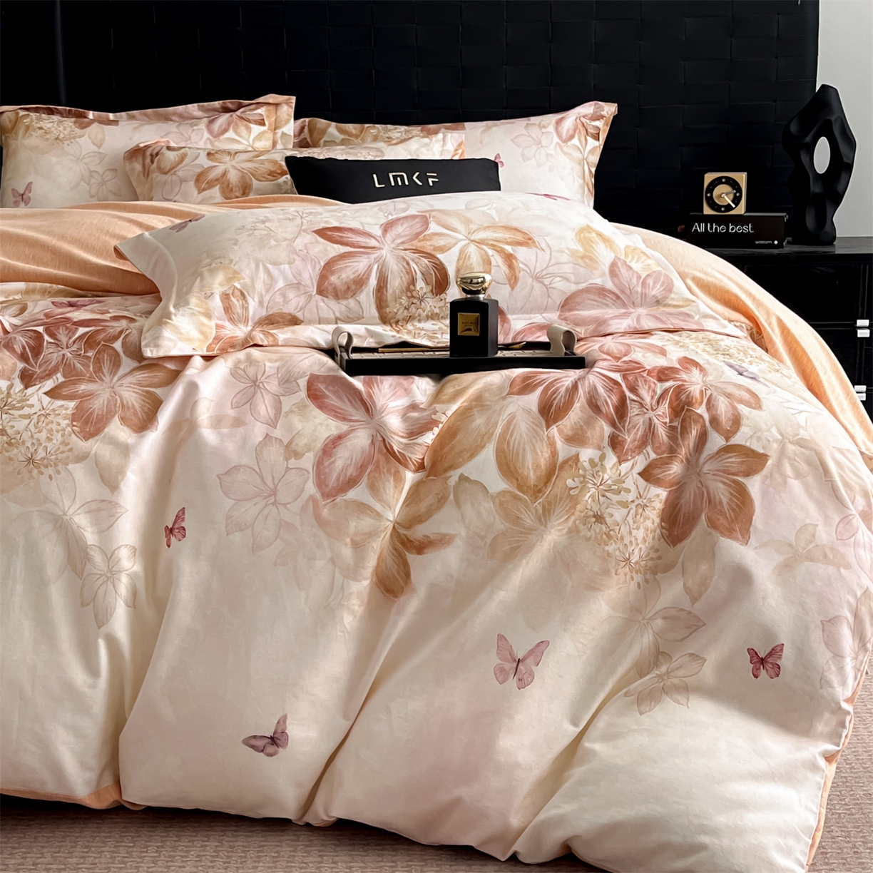 91家纺网 家纺一手货源 找家纺 蓝米卡夫 2025秋冬-全棉生态磨毛数码印花（礼盒包装）提供买家秀 炫彩蝶舞