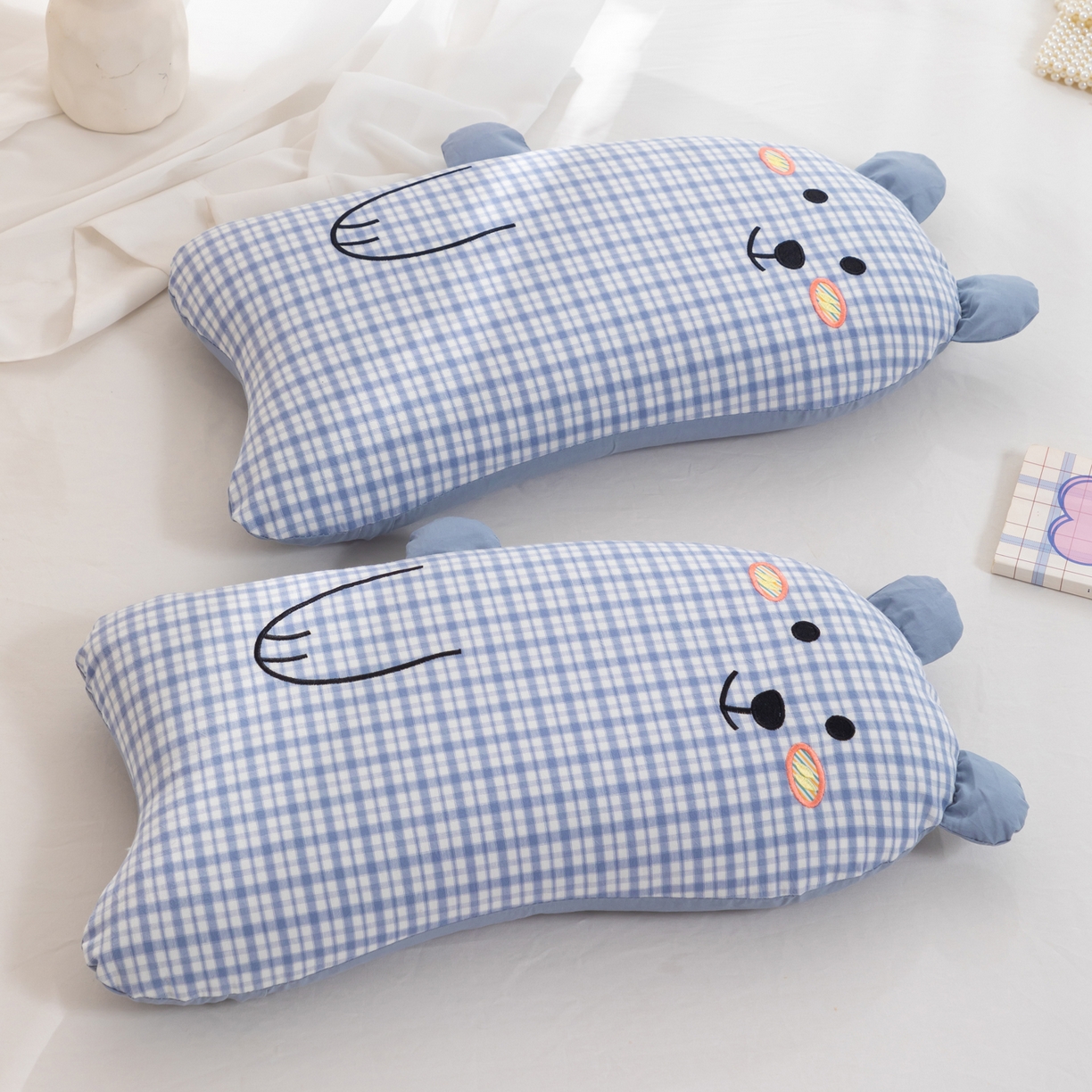 91家纺网 家纺一手货源 找家纺 大熊枕芯 2025新款全棉小熊荞麦枕头枕芯 慵懒熊荞麦枕-蓝