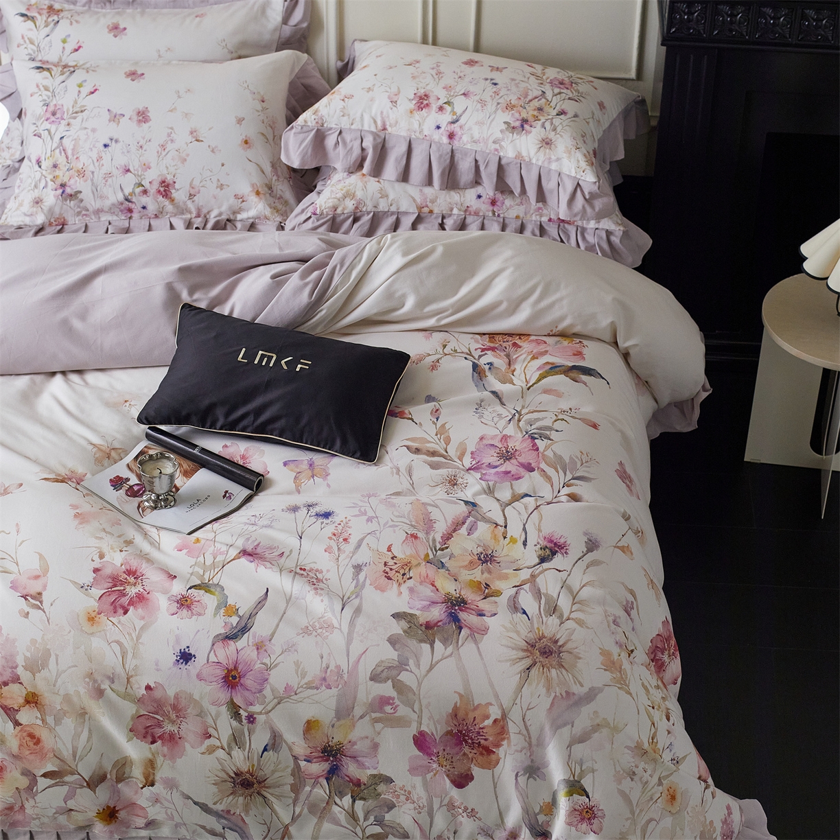 91家纺网 家纺一手货源 找家纺 蓝米卡夫 2025秋冬-全棉生态磨毛数码印花-大版花边（礼盒包装）-拍摄风格1 提供买家秀 可可托海-淡紫