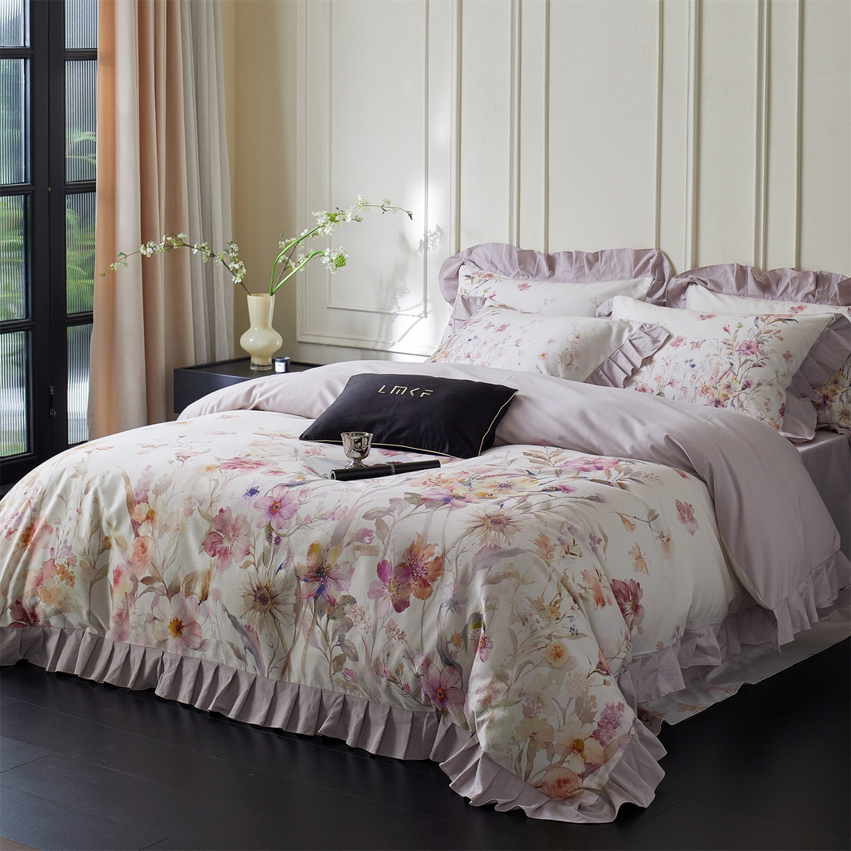 91家纺网 家纺一手货源 找家纺 蓝米卡夫 2025秋冬-全棉生态磨毛数码印花-大版花边（礼盒包装）-拍摄风格1 提供买家秀 可可托海-淡紫