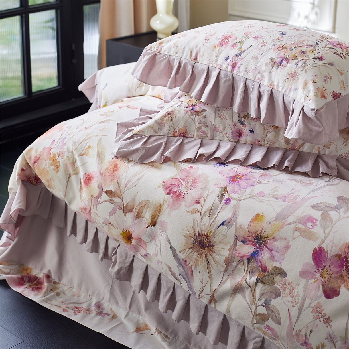 91家纺网 家纺一手货源 找家纺 蓝米卡夫 2025秋冬-全棉生态磨毛数码印花-大版花边（礼盒包装）-拍摄风格1 提供买家秀 可可托海-淡紫