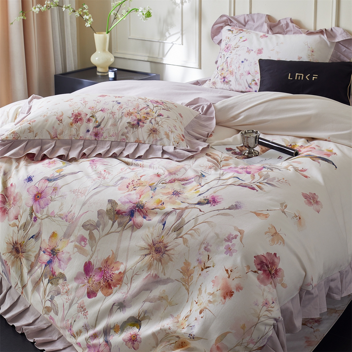 91家纺网 家纺一手货源 找家纺 蓝米卡夫 2025秋冬-全棉生态磨毛数码印花-大版花边（礼盒包装）-拍摄风格1 提供买家秀 可可托海-淡紫