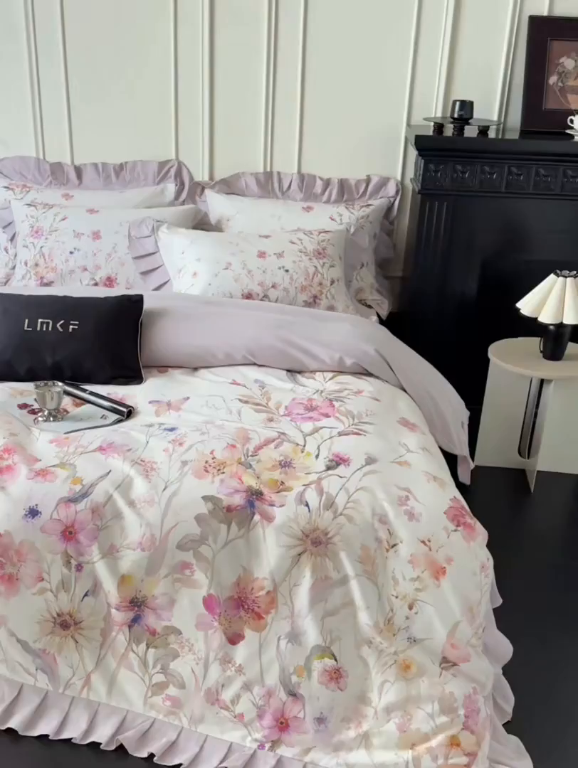 91家纺网 家纺一手货源 找家纺 蓝米卡夫 2025秋冬-全棉生态磨毛数码印花-大版花边（礼盒包装）-拍摄风格1 提供买家秀 可可托海-淡紫